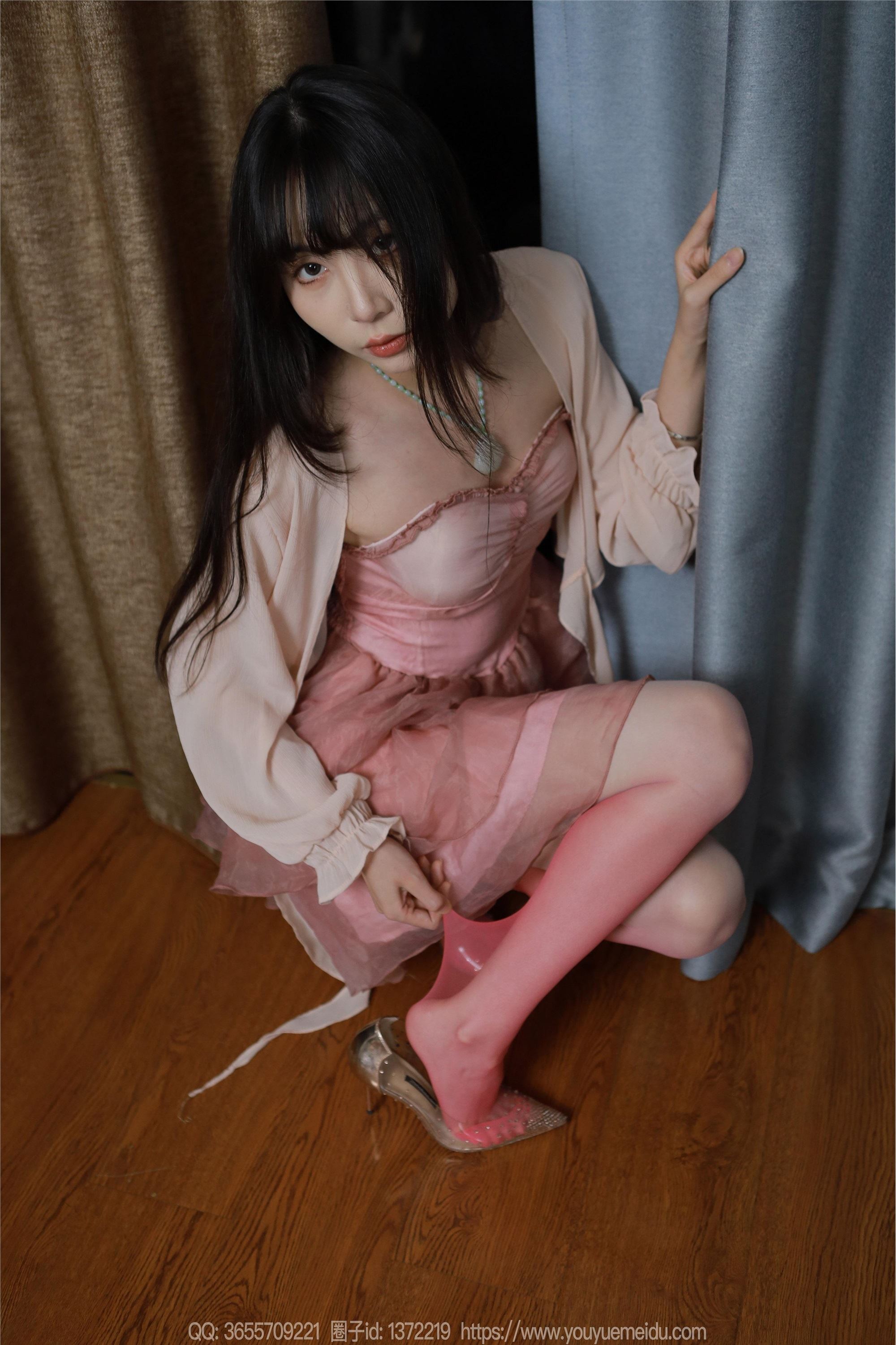 IESS异思趣向  2024.08.04 丝享家 1811 团团《粉白渐变（上）》